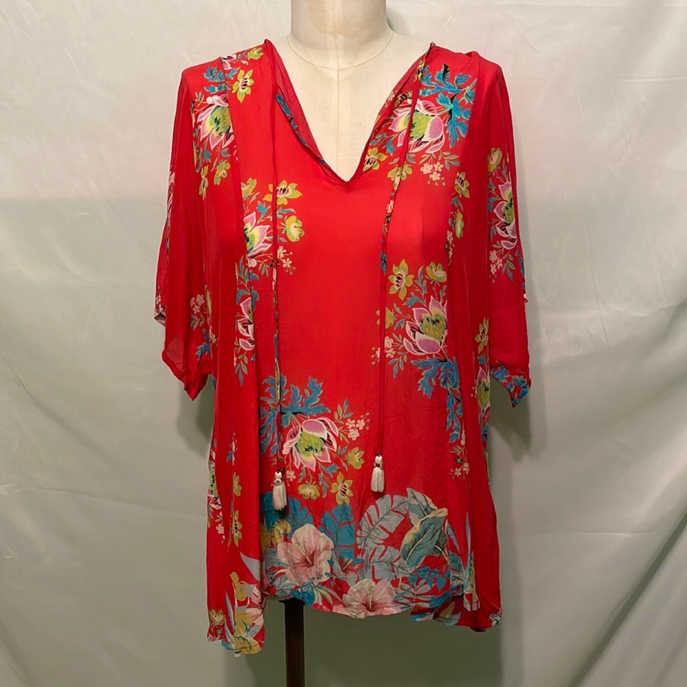 Womens Johnny was bright red floral tunic size large